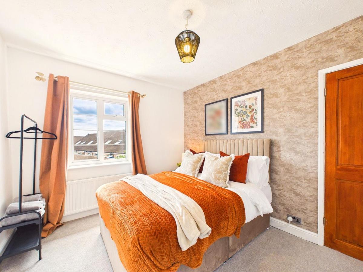 NEW Hatfield Retreat By Signature Stays - Spacious Home Free Parking Sleeps 5 - Chambres d'hôtes Hatfield