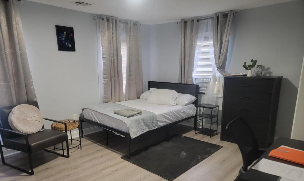 Room in Newark Near EWR & NYC - Ferienwohnung Newark