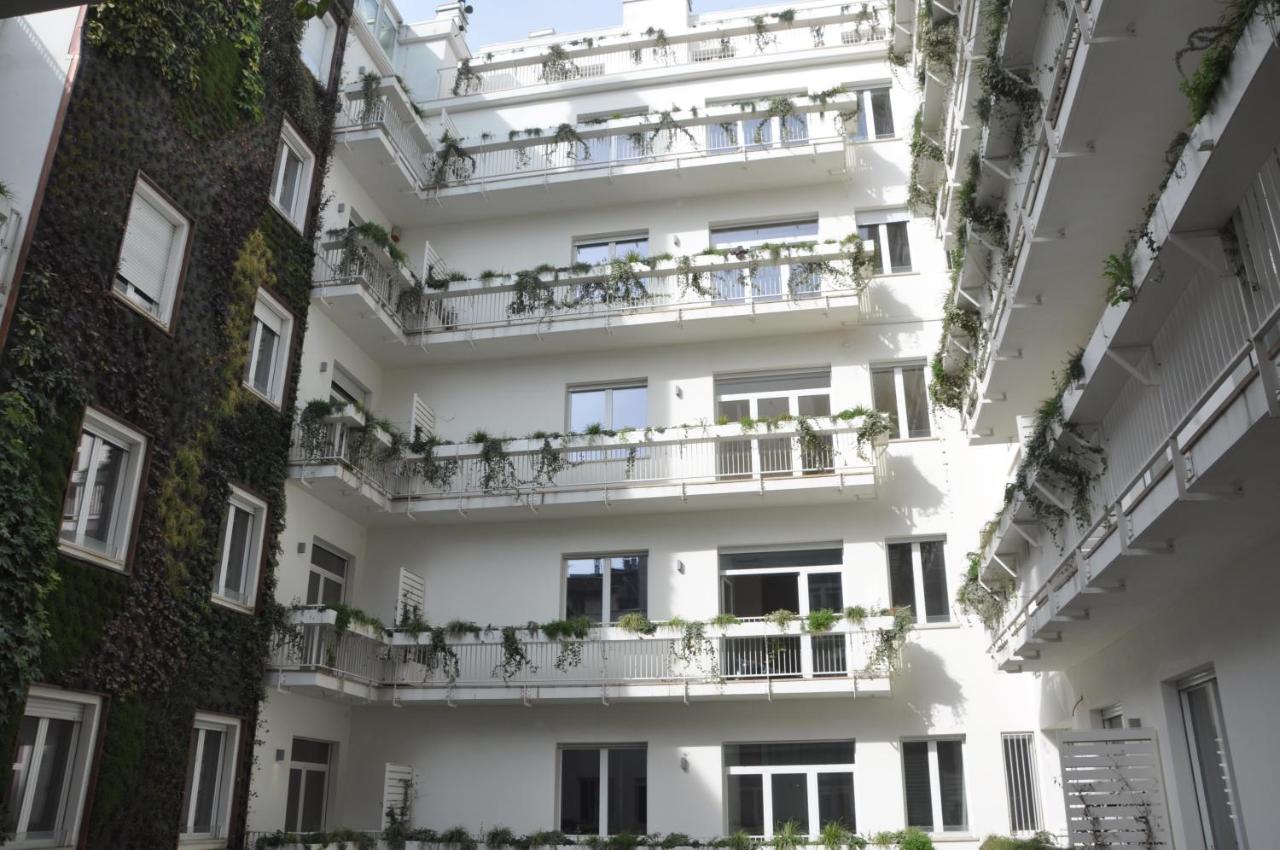 Apartment with Terrace - Piazza Santa Maria Beltrade, 1