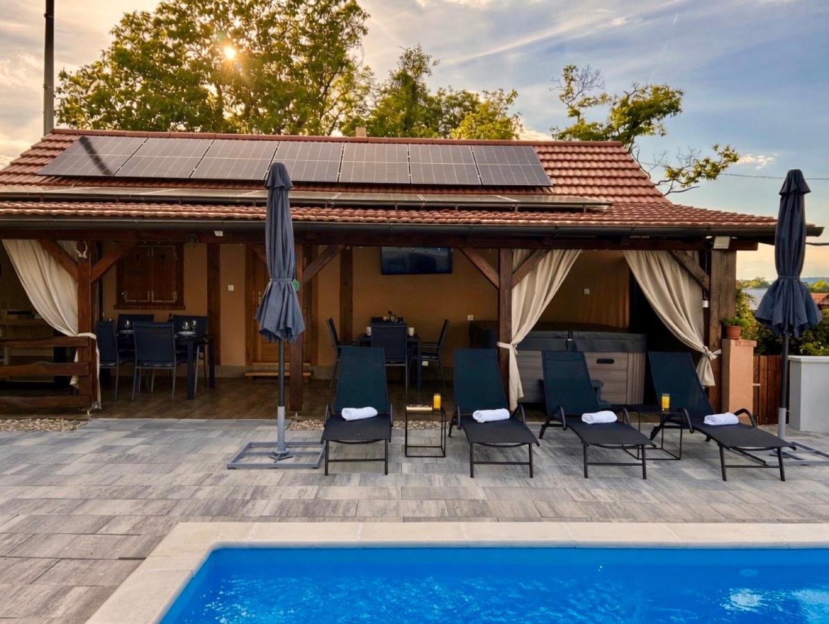 Holiday House Renata - Ferienwohnung Kutina