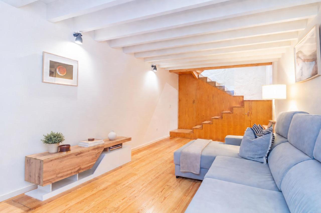 Unique Beachside Triplex by LovelyStay - Chambres d'hôtes Matosinhos