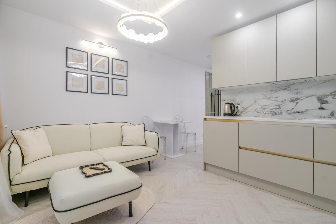 Piastów Homely Apartment by BookingHost - Chambres d'hôtes Katowice