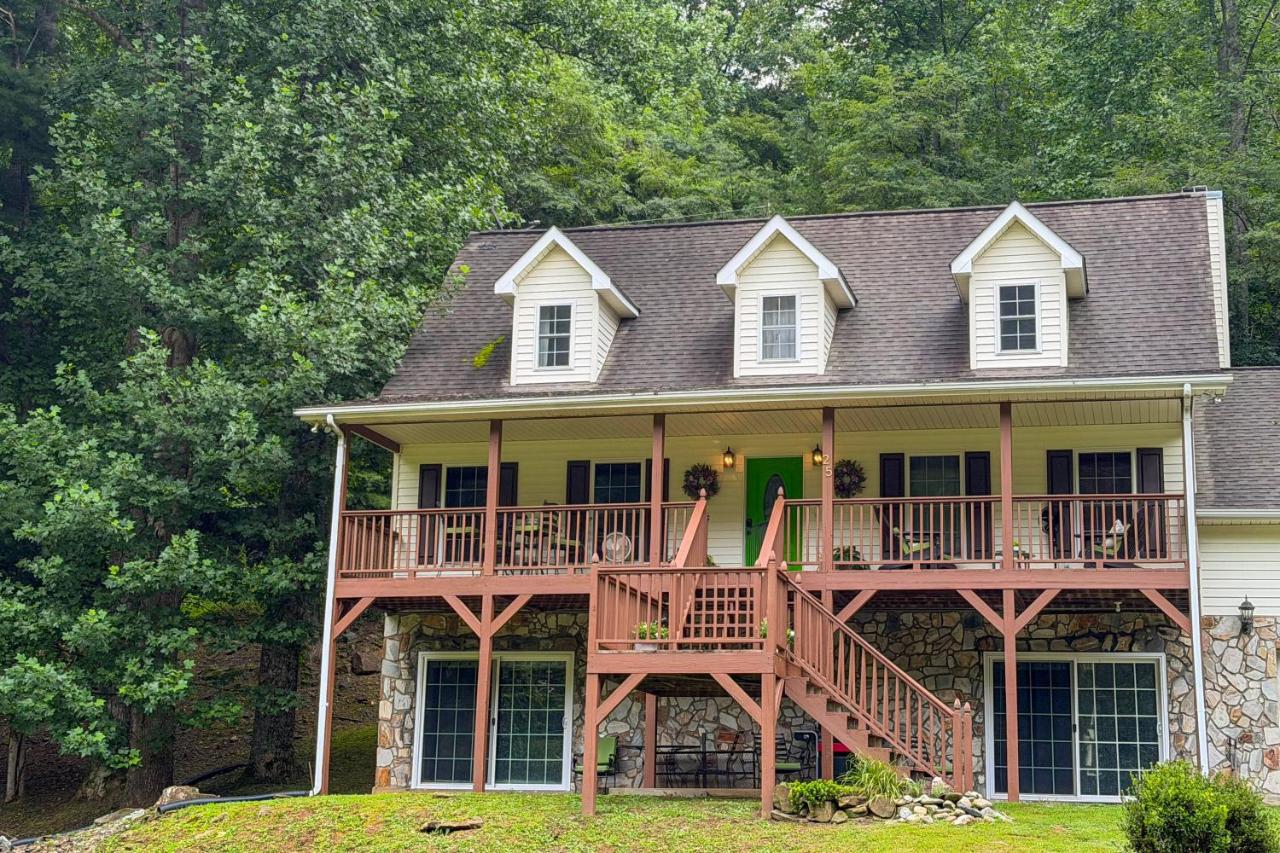 Riverfront Home w/ Mtn Views, Near Blue Ridge Pkwy - Ferienwohnung Canton