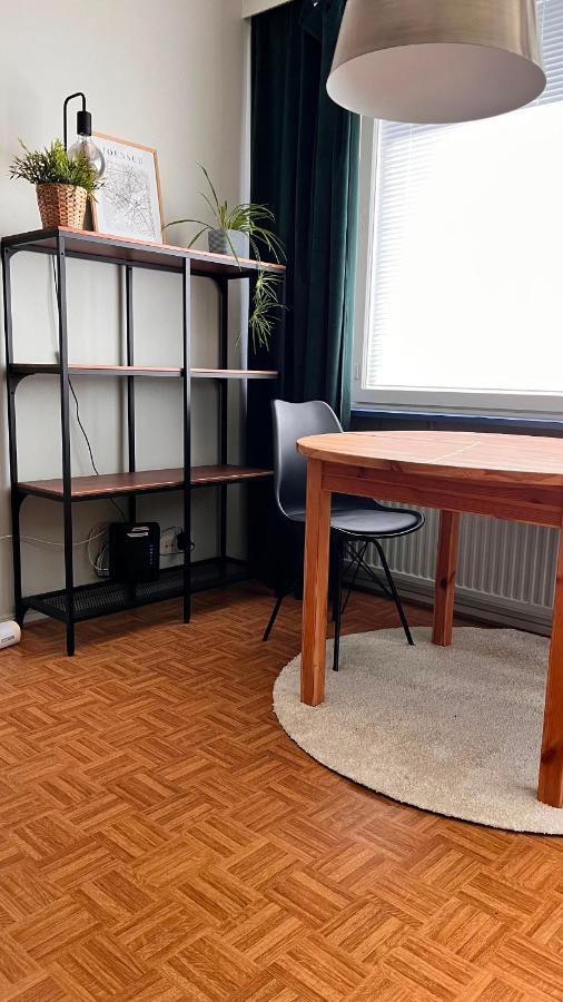 Tilava yksiö parvekkeella - B&B Joensuu