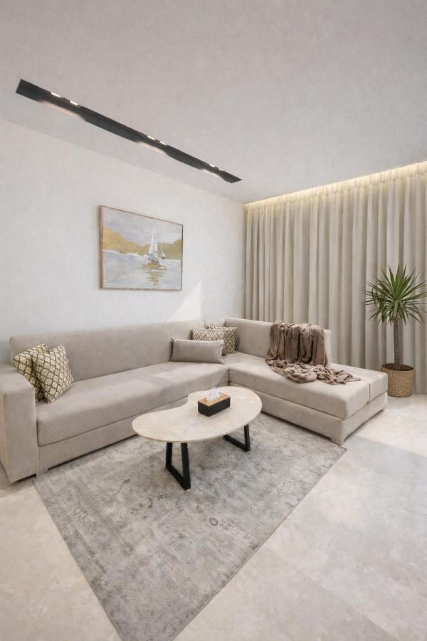 Luxury Apartment - 2 bedroom 2 bathroom 5 mins walk from Corniche, Mall and Station - Families Only - Ferienwohnung Tanger