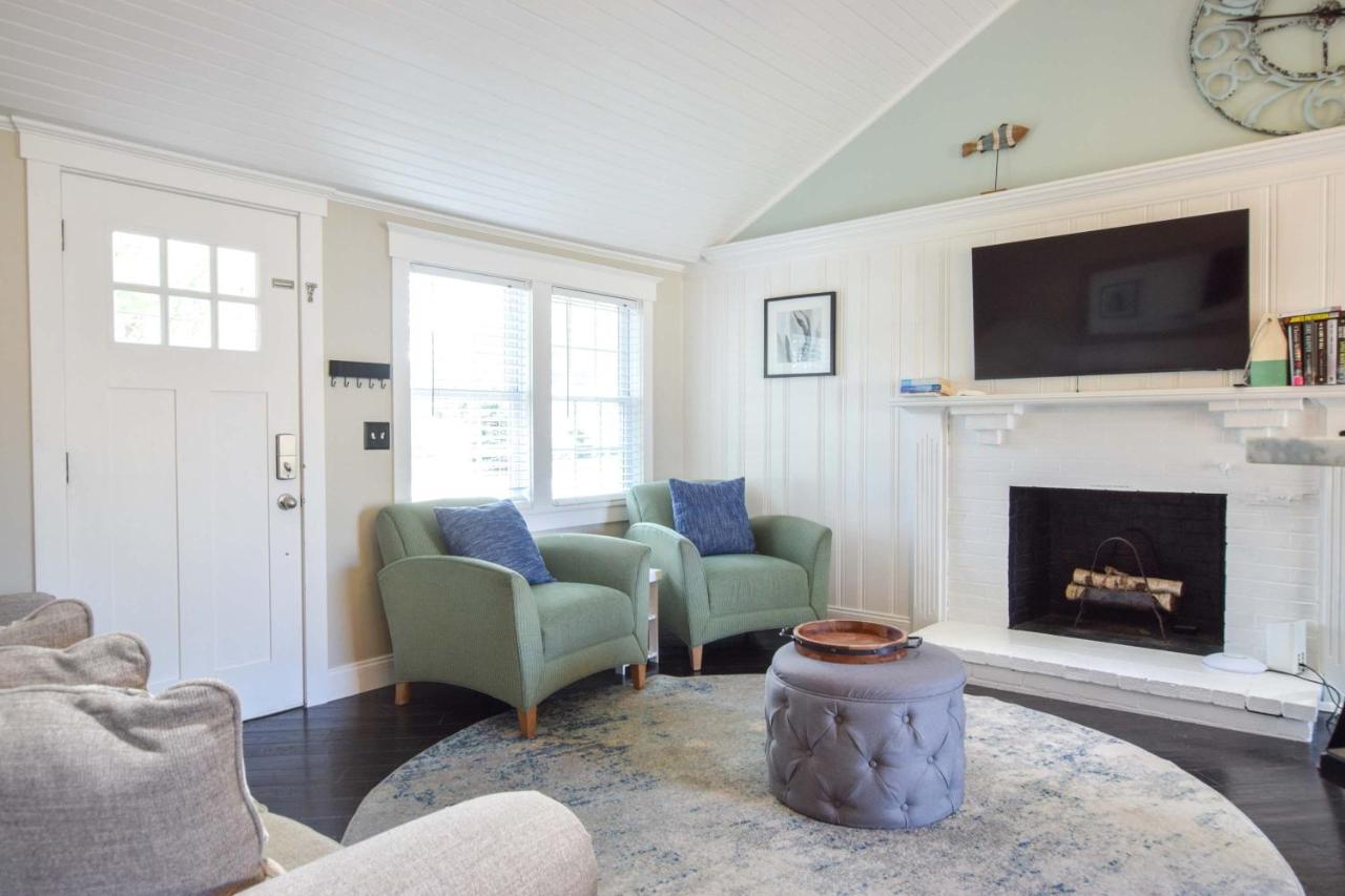 Beautiful Home Walk to Water Dog Welcome - B&B Yarmouth