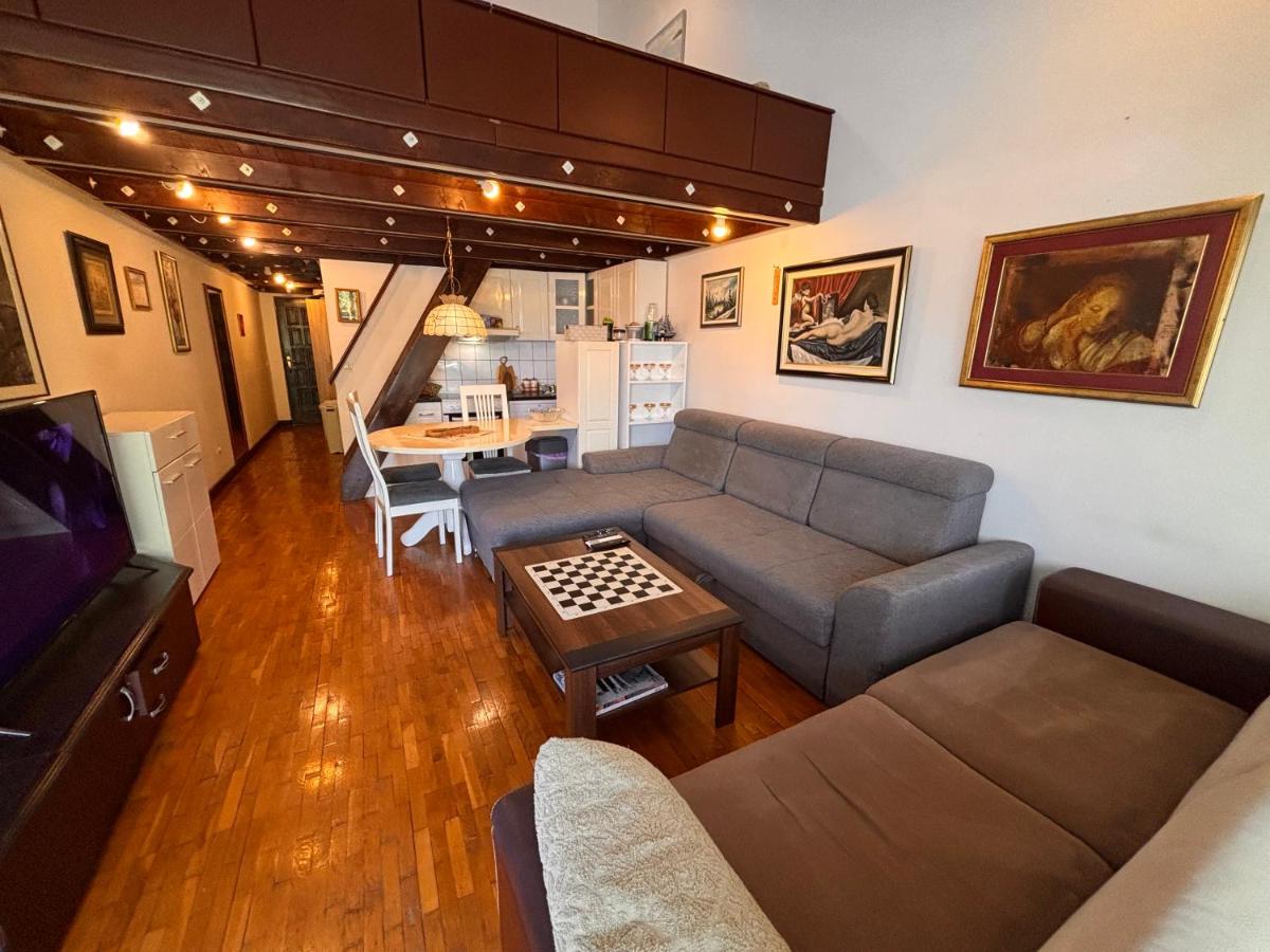Upscale Live-In Apartment - B&B Sveti Stefan