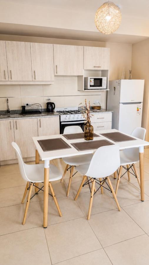 Moderno y amplio Departamento con cochera - Ferienwohnung Mendoza