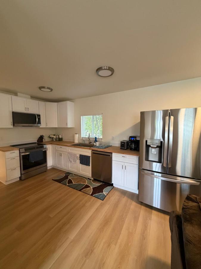 Sleek & Secure Modern Suite Near Ferry - B&B Bremerton
