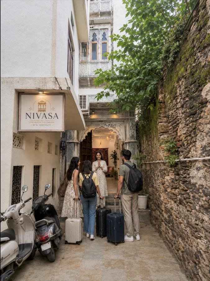 Nivasa Udaipur - Heritage Haveli with Pool near Lake Pichola, Old City - Chambres d'hôtes Udaipur