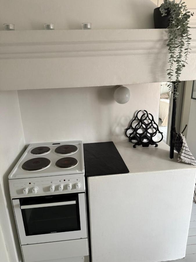 Cozy apartment 100 meters from lake Vättern - B&B Hjo