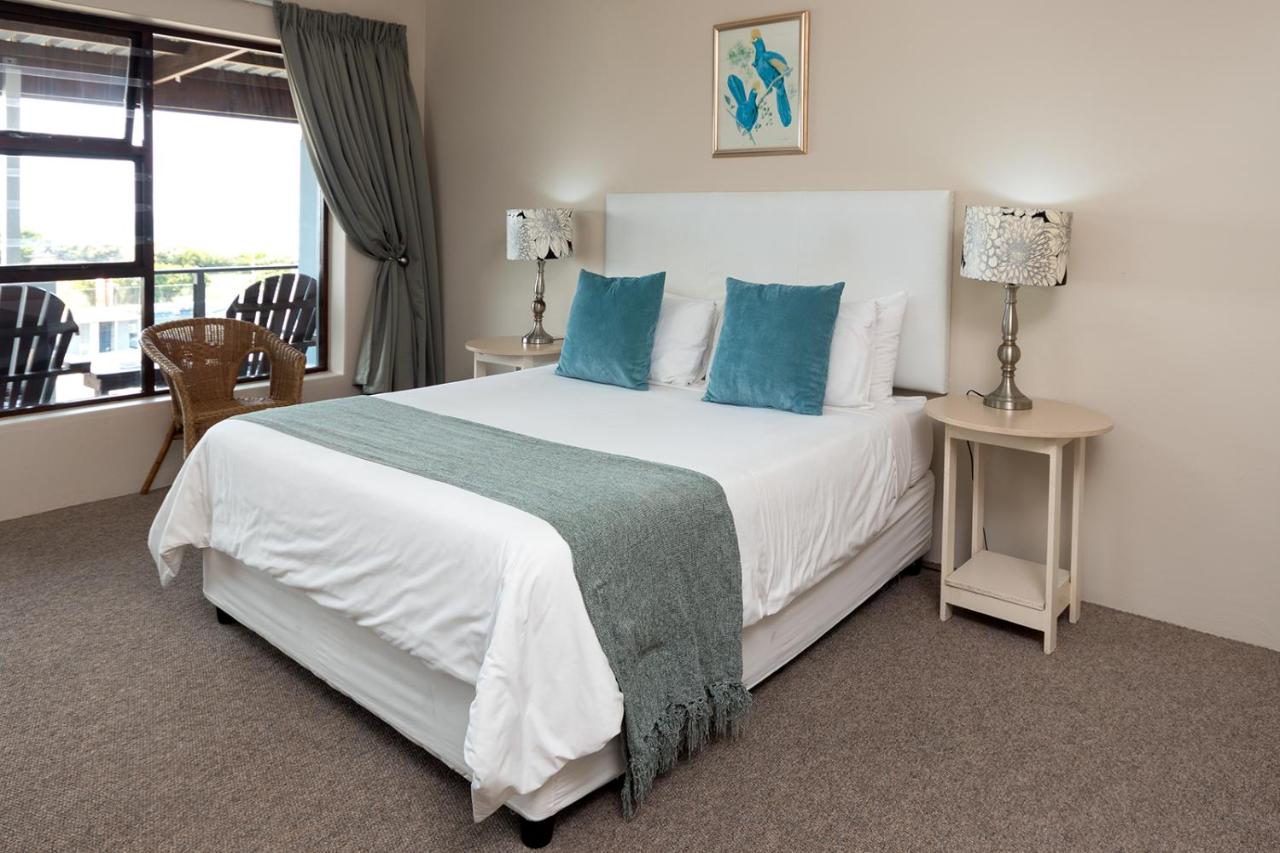 Deluxe Double Room with Partial Sea View