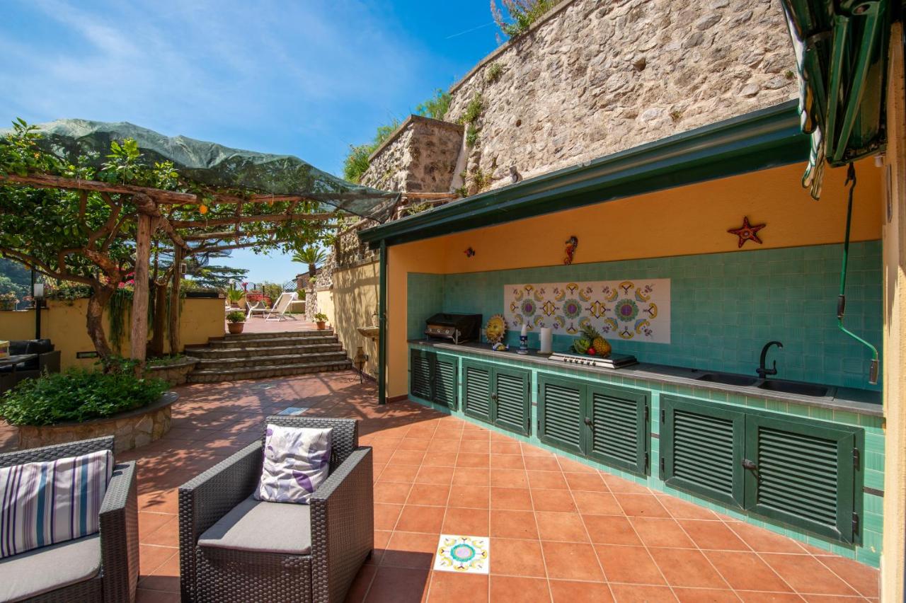 Casa di Trilly - Garden and Hot Tub - B&B Maiori