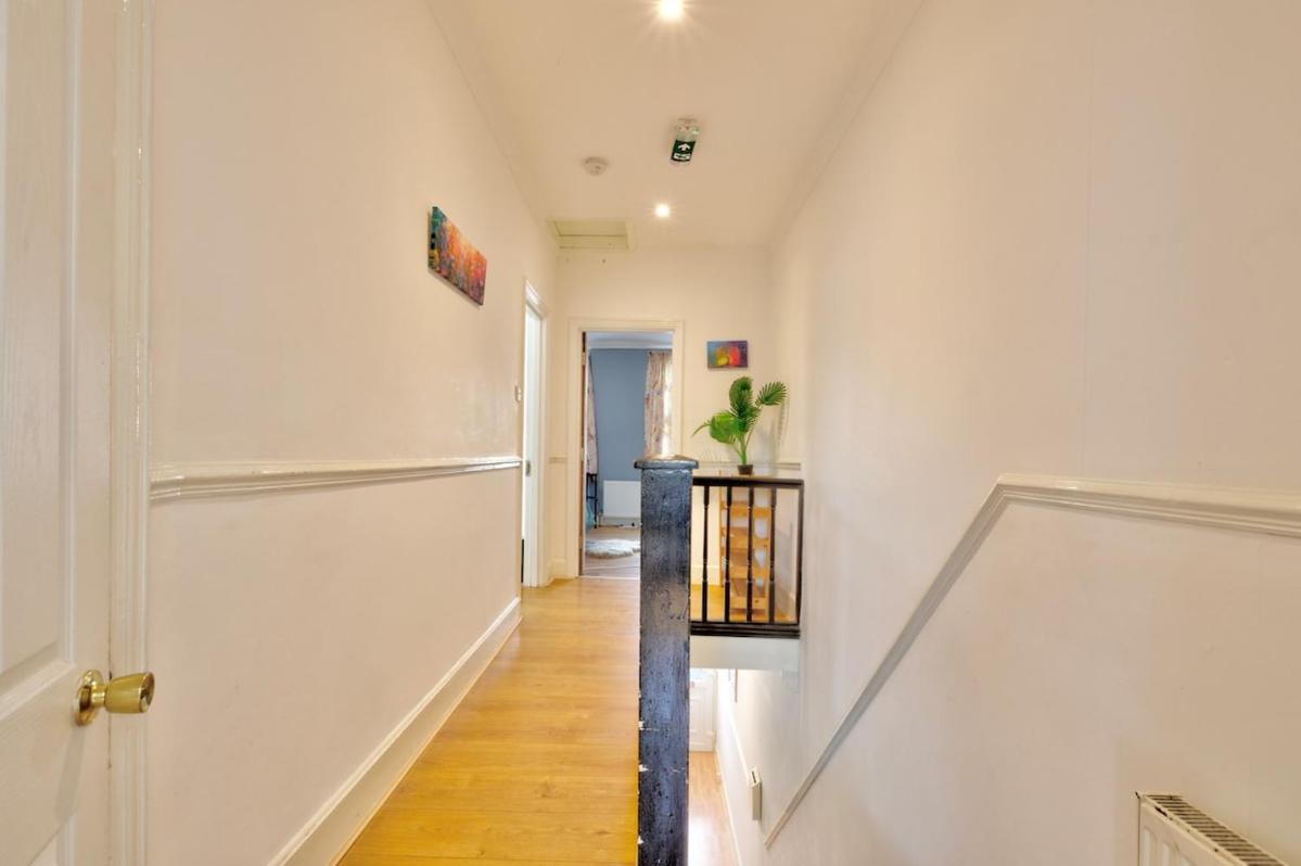 Room near Heathrow - Bed and Breakfast Hillingdon