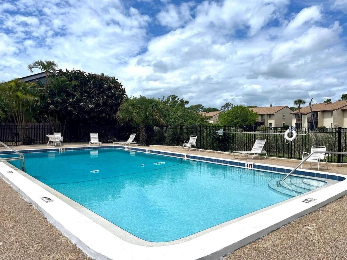 Boho Coastal Studio Near Siesta Key Pool - B&B Sarasota
