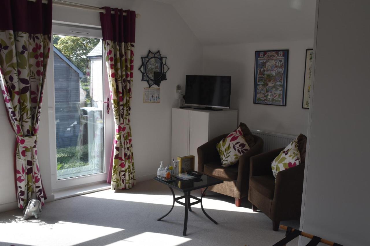 Spacious Luxury Room - B&B Brixham