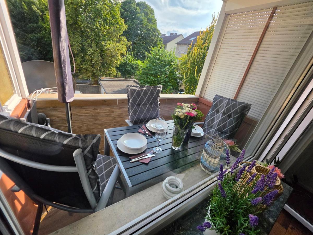 Exklusives und helles Apartment No 6 mit Balkon im Zentrum von Kassel, schnelles 1Gbit Internet, Geschirrspüler, Boxspringbetten - Bed and Breakfast Kassel