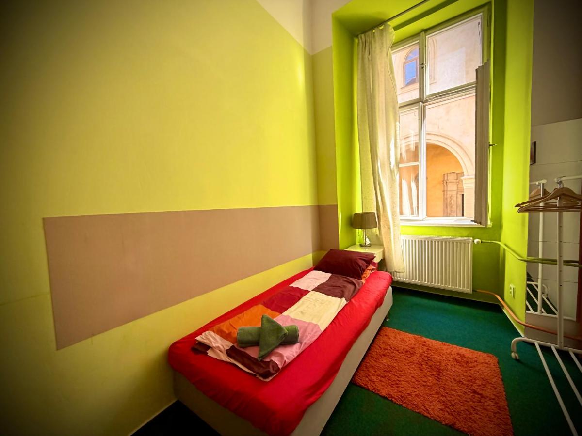 Charles bridge, Old town3 Min walk Private Room A - Chambres d'hôtes Prague