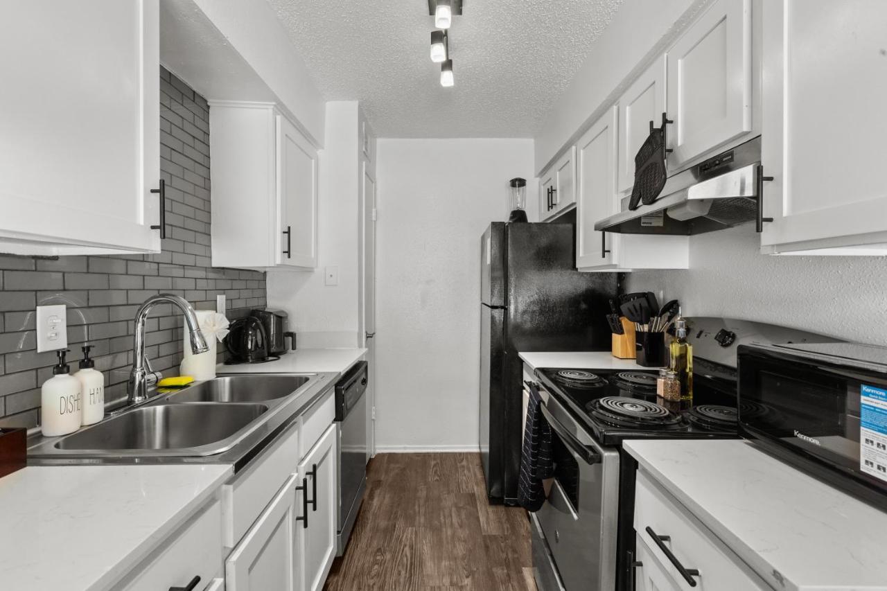 Chic and Cozy Zilker Park 2BR - Walkable & Stylish - Chambres d'hôtes Austin