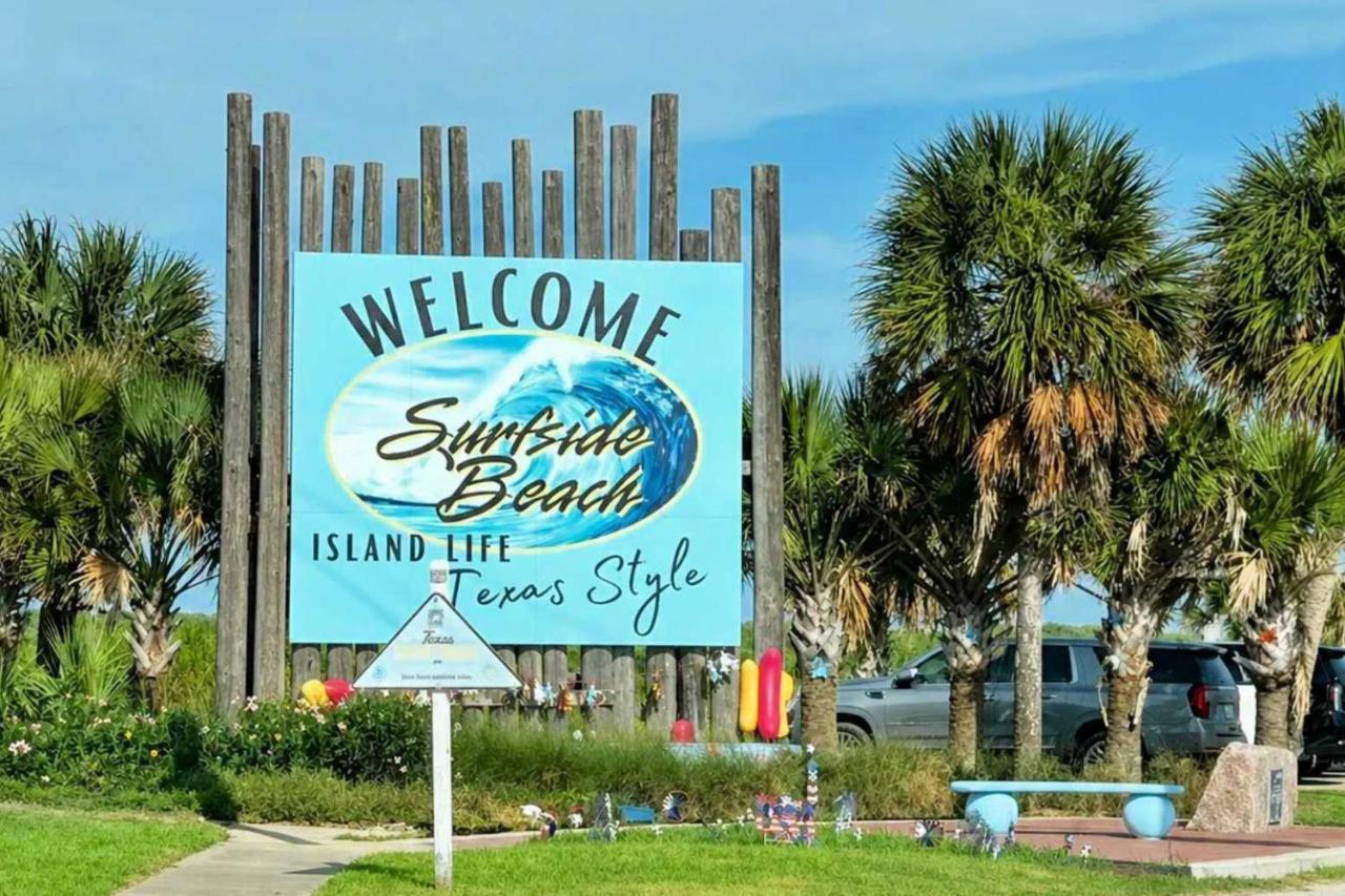 Phoenix Rising - Chill Beach Vibes, 4 Decks! - Bed and Breakfast Surfside Beach