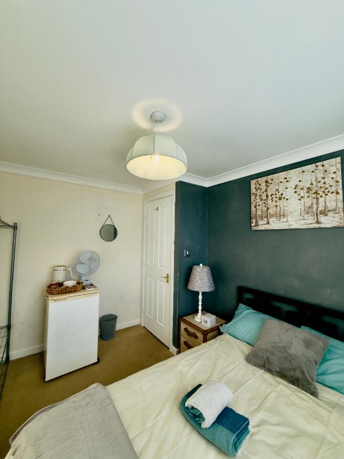 Cosy Double Room - Ferienwohnung Ashford