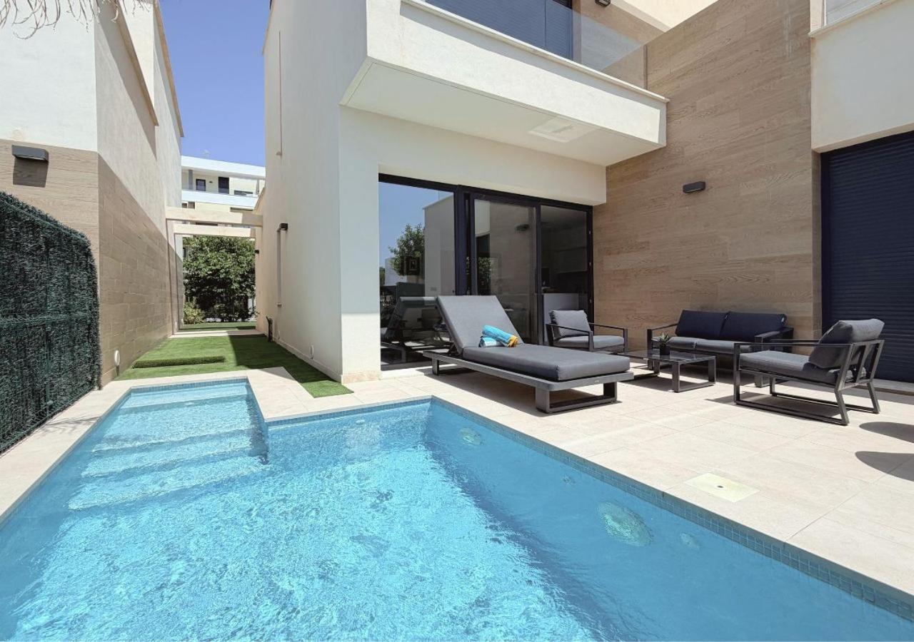 LUXURY VILLA ZEN 30 SANTA ROSALIA RESORT by PREMIUM SPAIN PROPERTIES - Chambres d'hôtes Torre-Pacheco