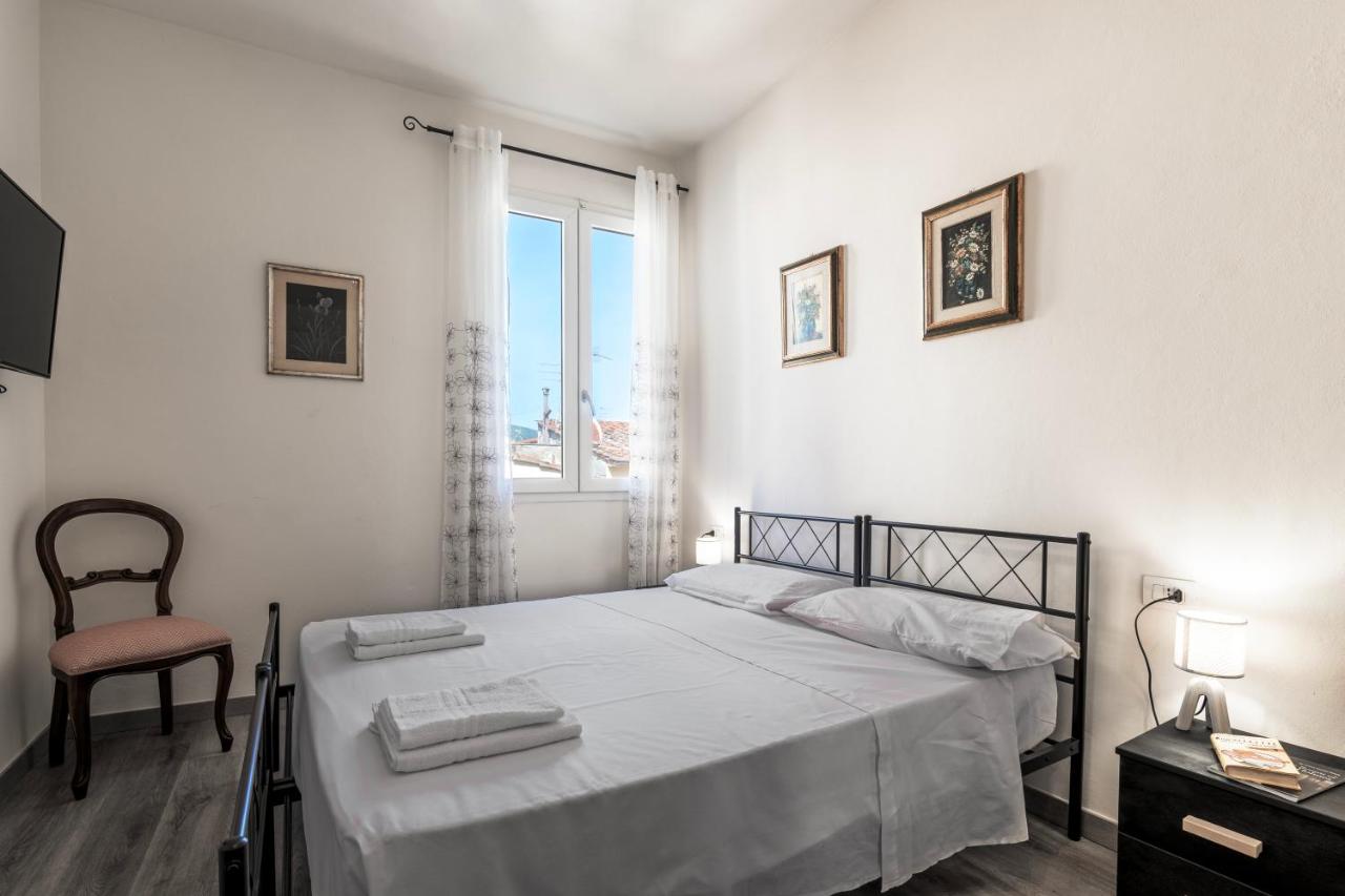 Charming Suite Santa Croce x3, AC & fast Wi-Fi - B&B Florencia