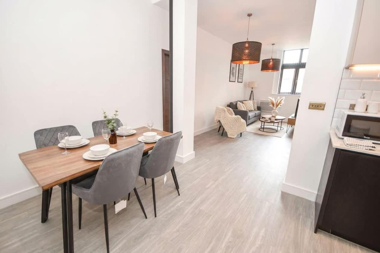 Spacious 1 Bedroom Apartment in Central Wakefield - Bed and Breakfast Wakefield