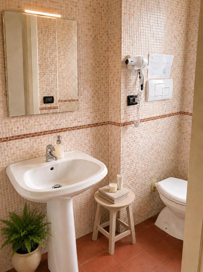 Deluxe Double or Twin Room with City View and Private External Bathroom
