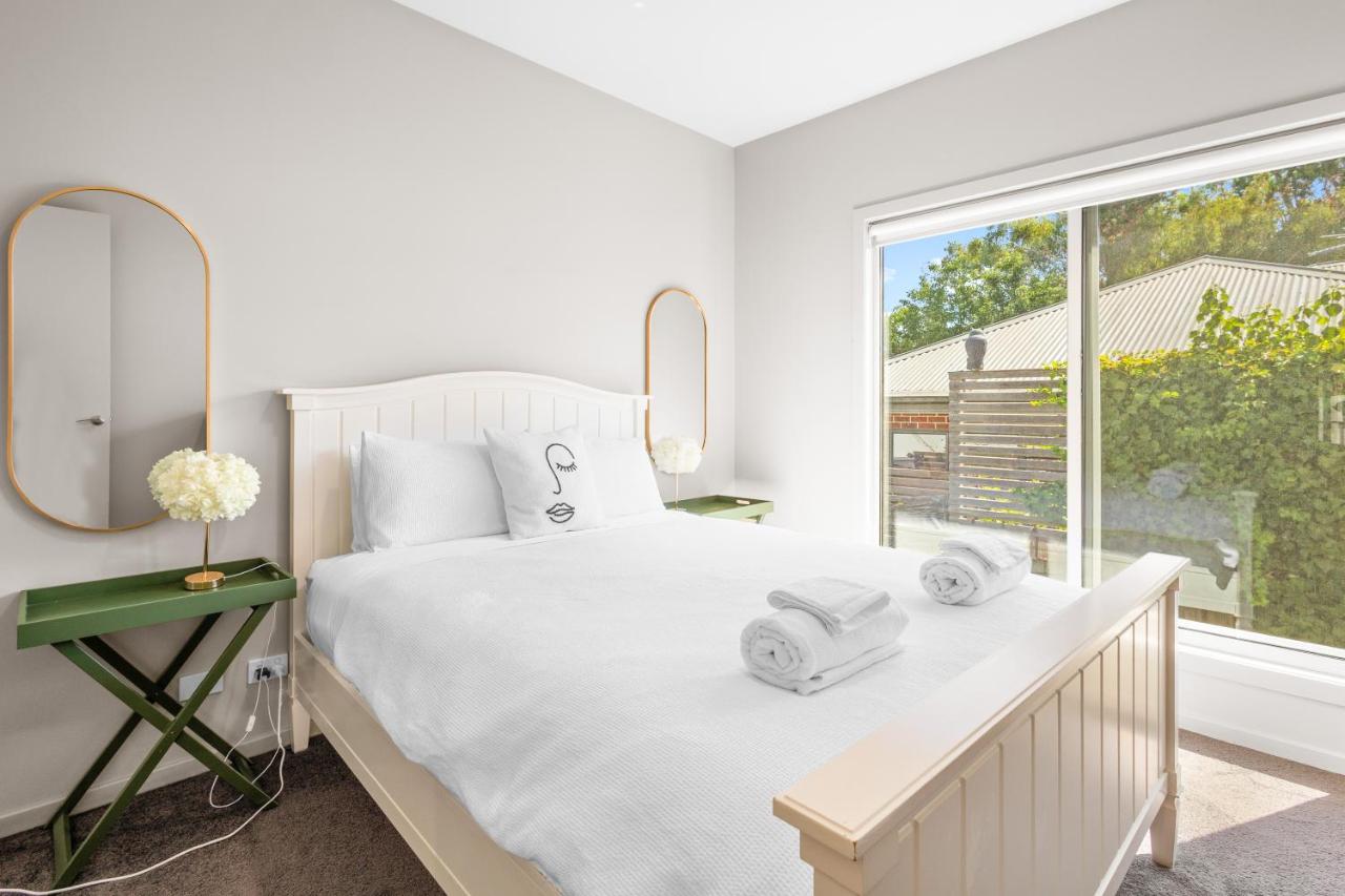 Stay at Yarra Valley Retreat - Family and Pet Friendly - B&B Healesville