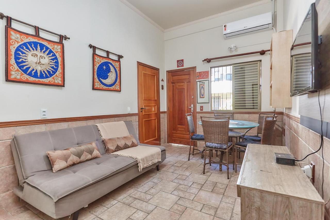 471 Apartamento sobrado com 02 suítes e piscina na área comum - B&B Bombinhas