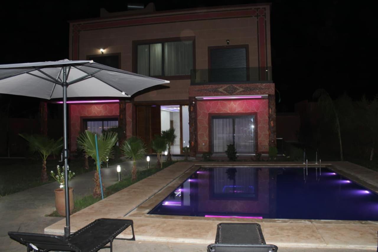 Villa haut standing avec piscine, hammam et Jacuzzi - B&B Aghmat