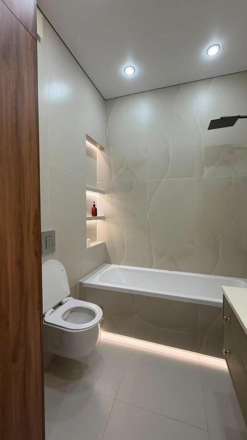 Современная квартира рядом с Астана Арена и Ботаническим садом - B&B Astana