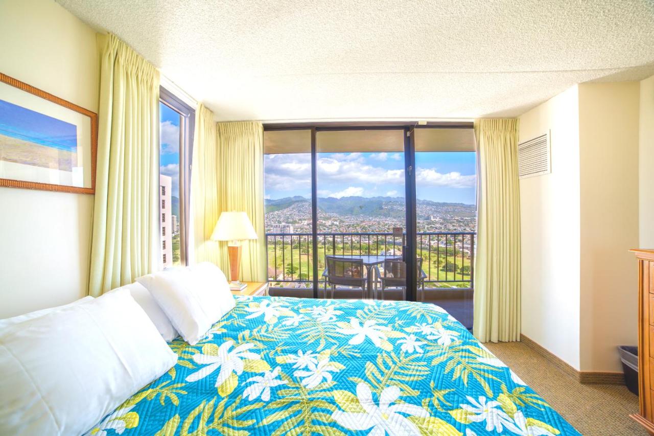 B&B Honolulu - Mountain View Condo, Near Beach, Free Parking! - Bed and Breakfast Honolulu