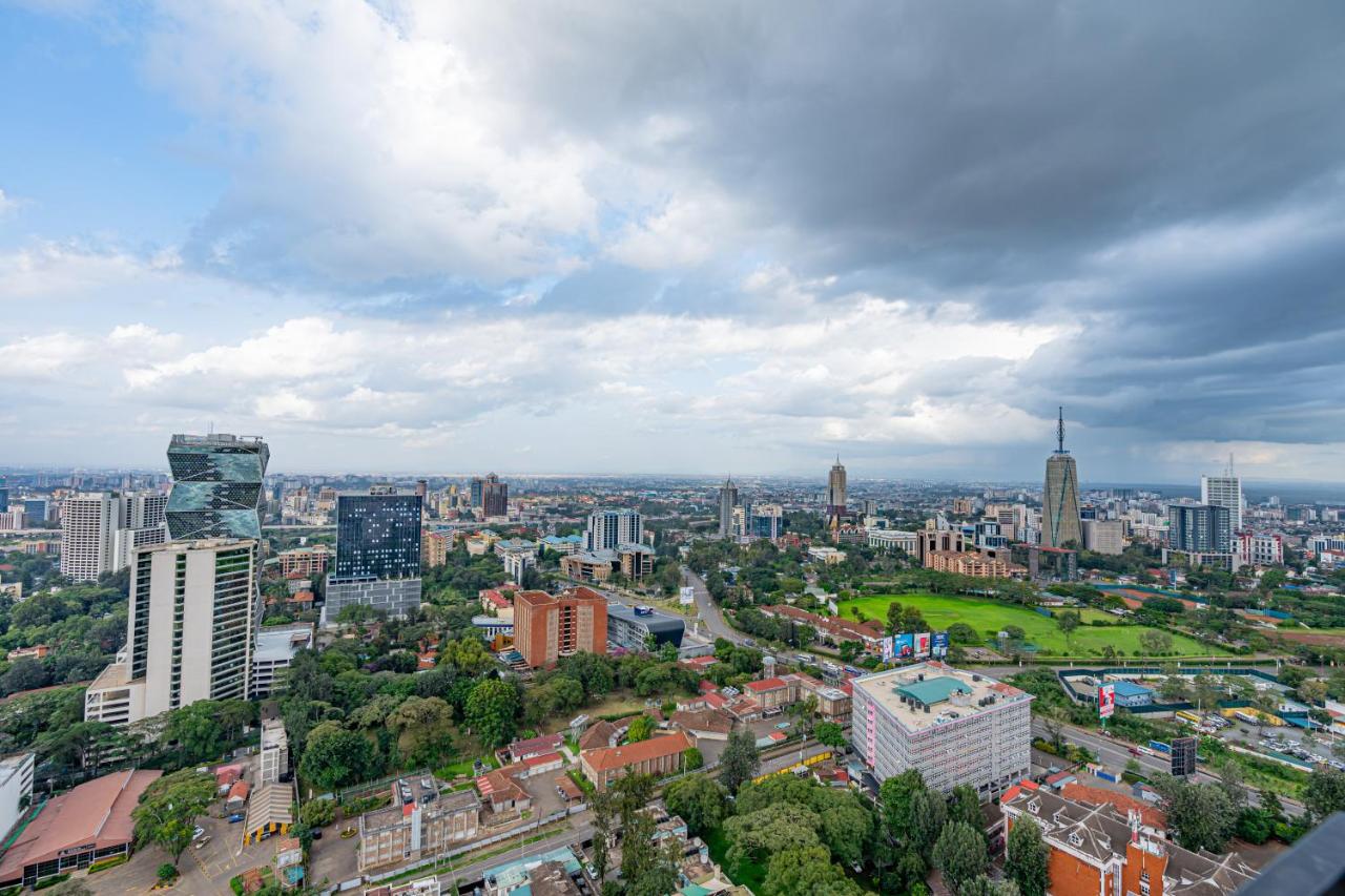 Upperhill Altura Studio, One and Two Bedroom Apartment, Rooftop Swimming pool, gym, Sky Lounge, Sauna, Ground floor Cafe ,Wonderiss Properties, Close Proximity to Nairobi Hospital - Chambres d'hôtes Nairobi