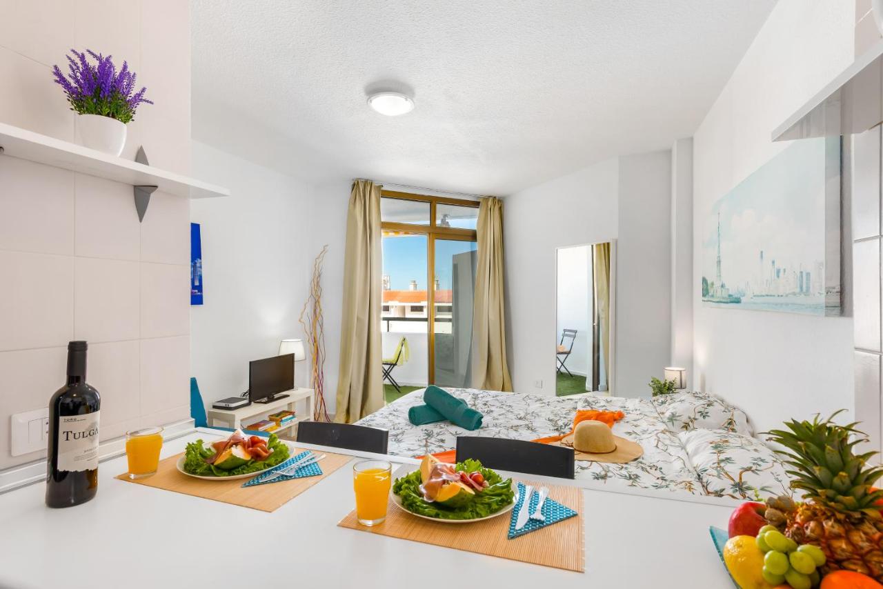 419 Beautiful Summerland Studio, Wi Fi sat TV - B&B Los Cristianos