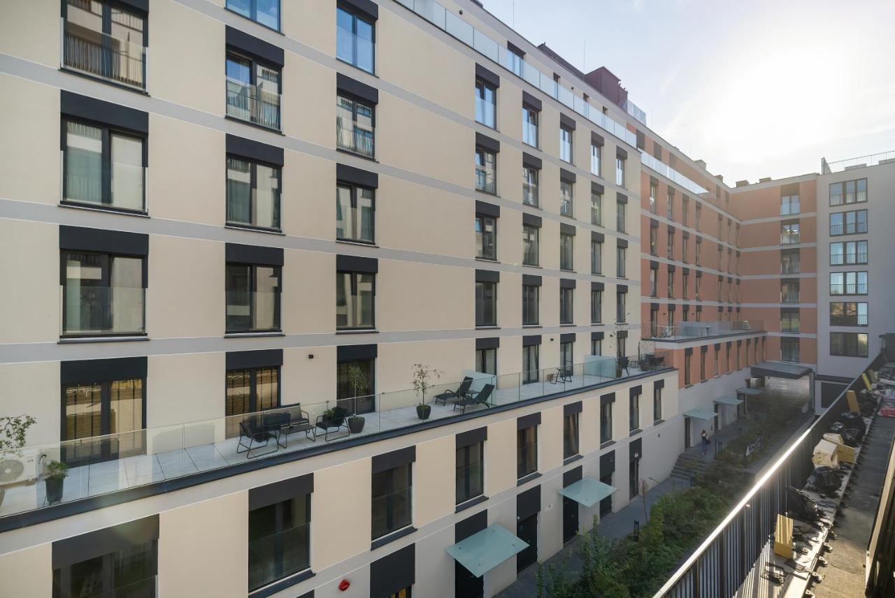 Spacious Apartments with Parking Near the Old Town by Noclegi Renters - B&B Lublin