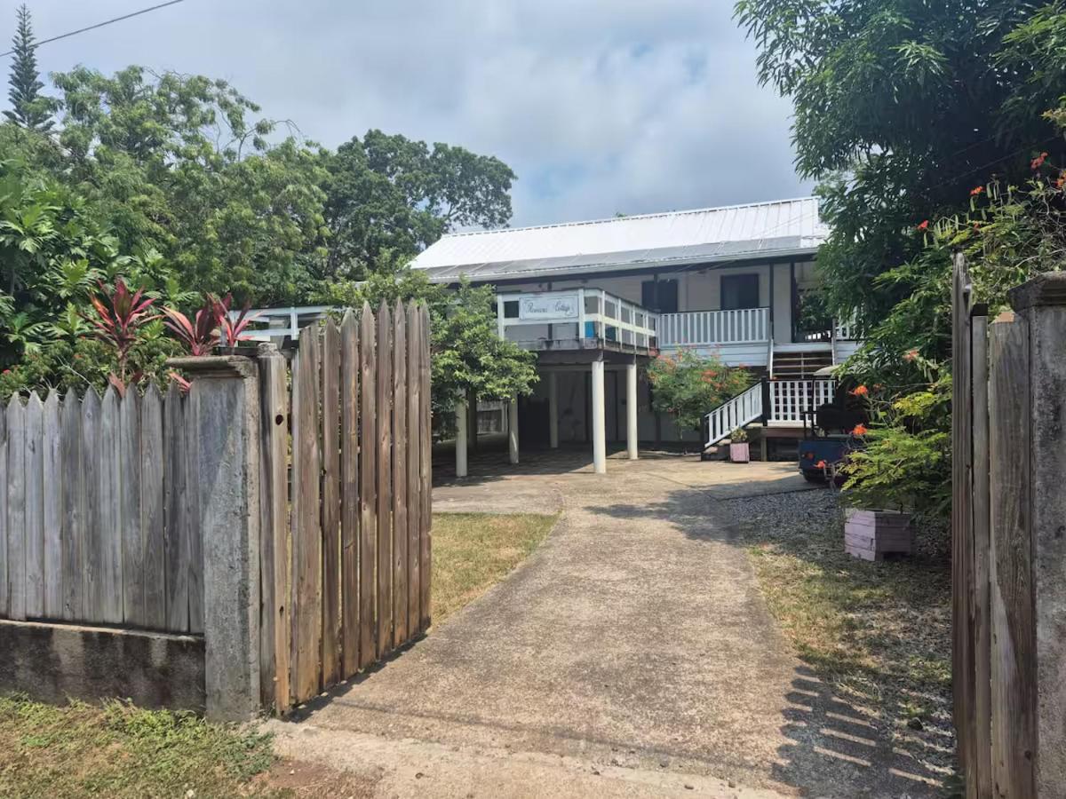 Gio's Place - Ferienwohnung Utila