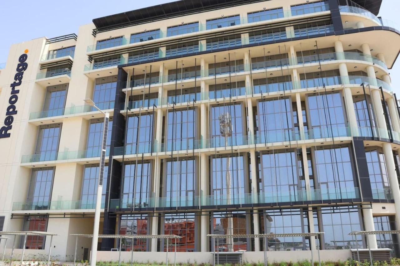 Luxe 1BR Haven - Calm Modern Escape - B&B Abu Dabi