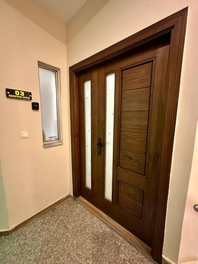 Signature Ivory Apartments - Ferienwohnung Faisalabad