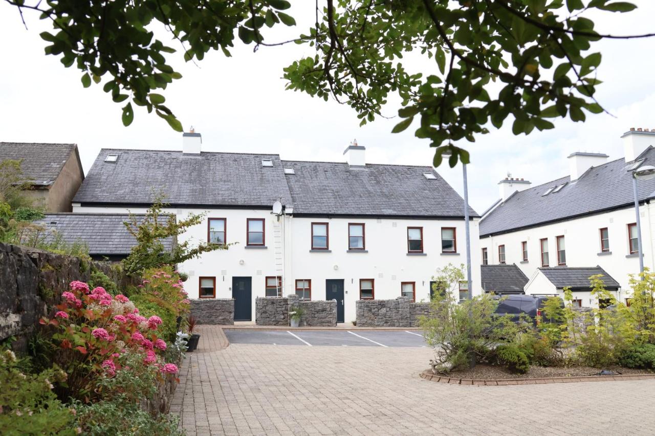 Town Square Holiday Homes - B&B Lisdoonvarna