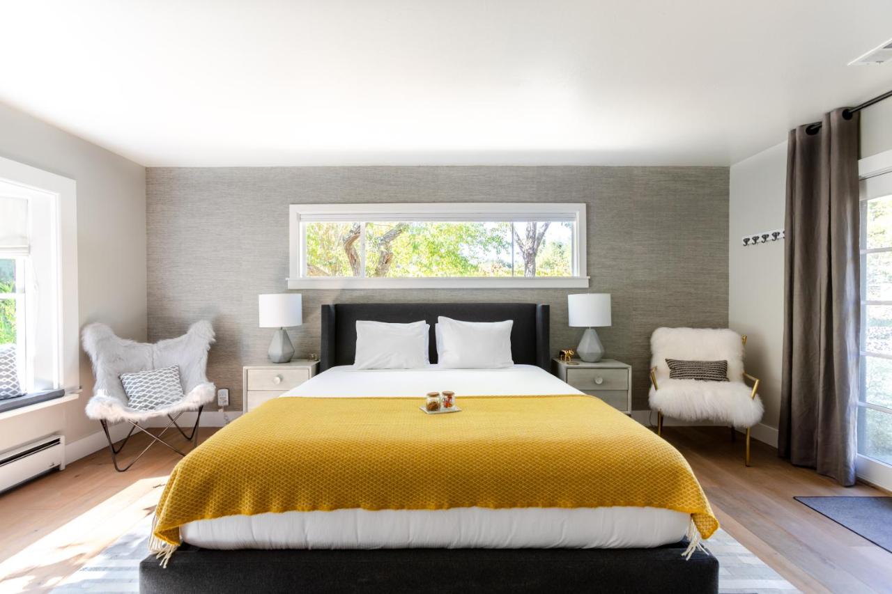 Deluxe King Suite