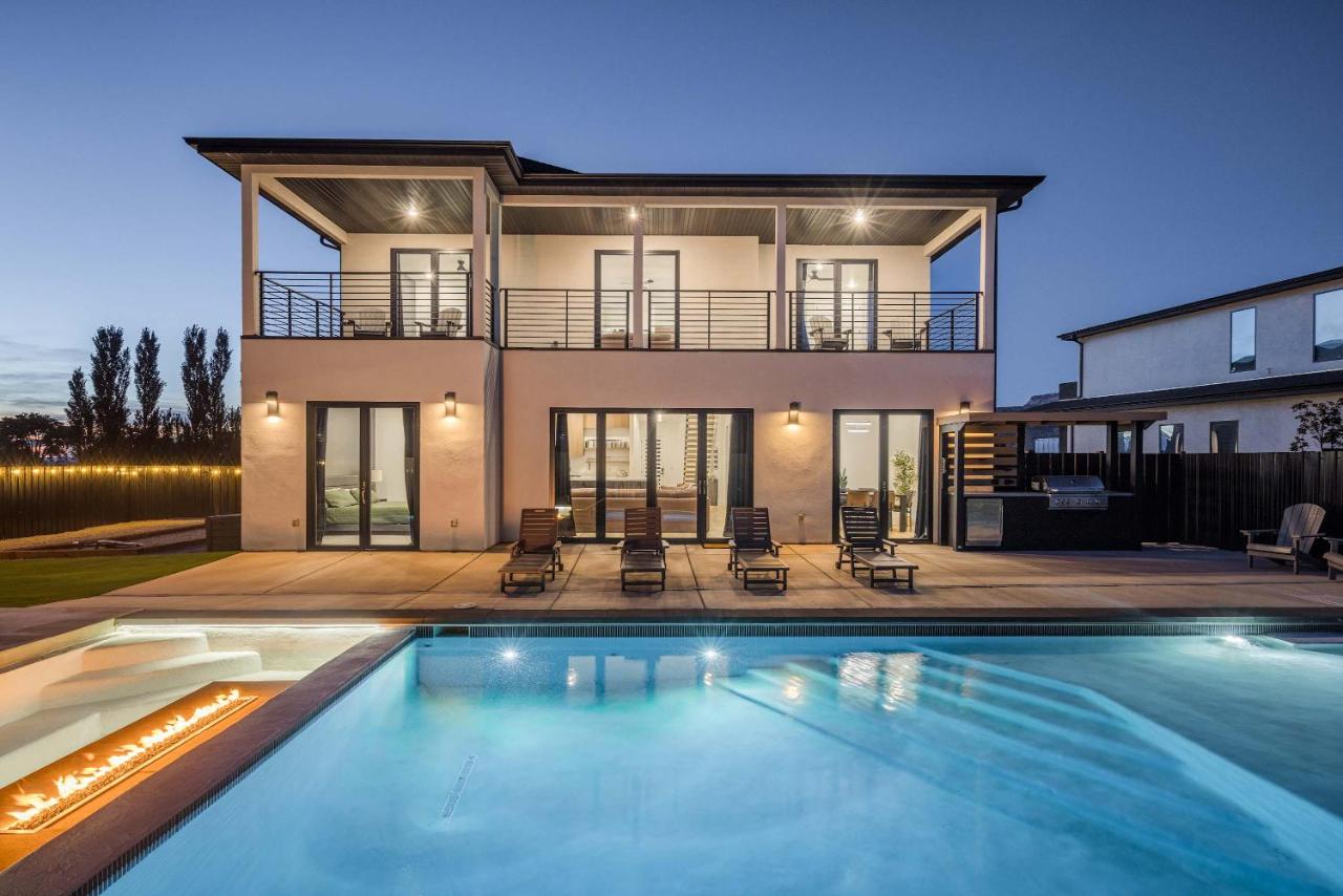 Luxury Moab Oasis Pool Spa & Fire Pit - B&B Moab