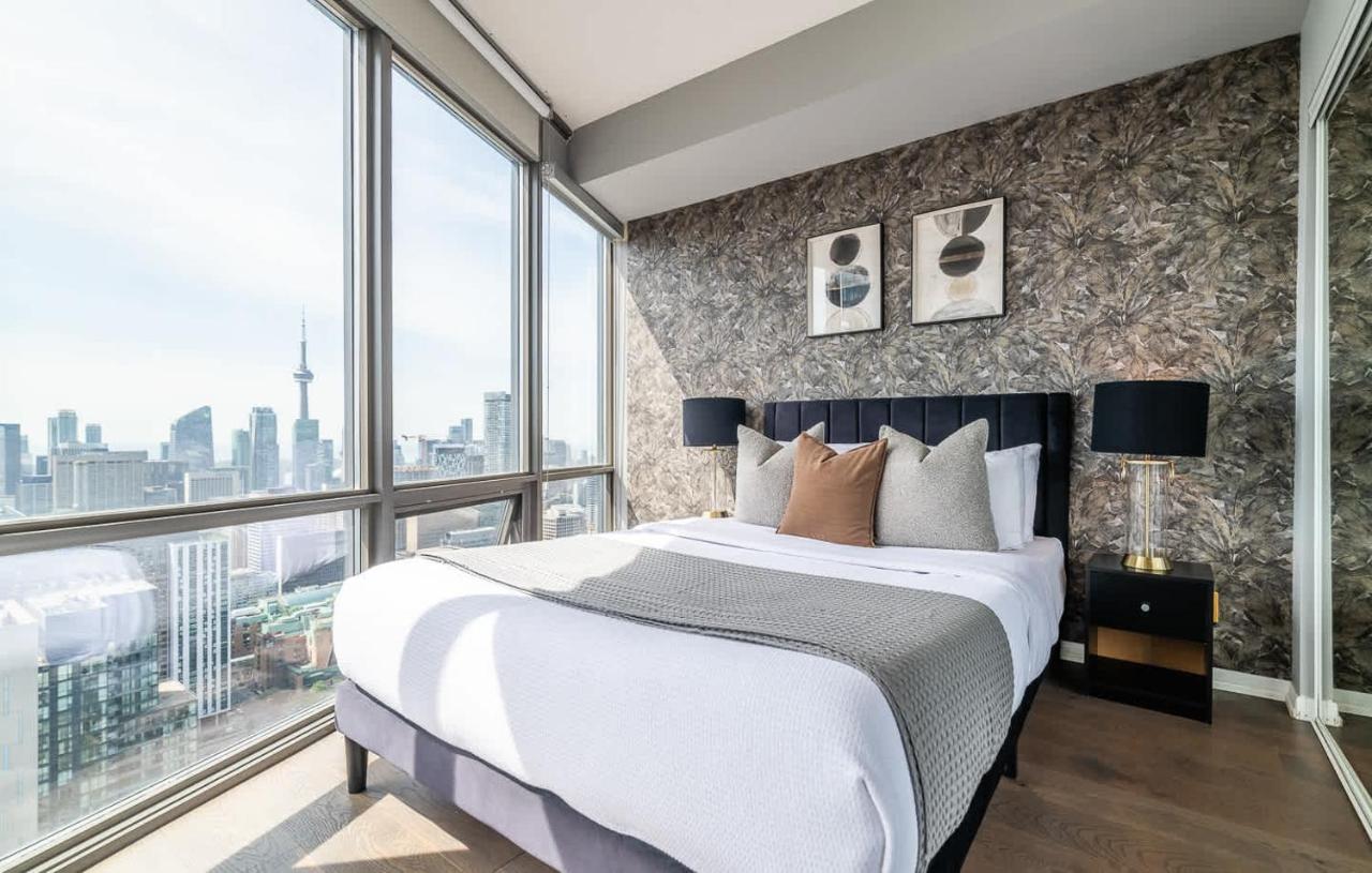 Premier Sub-Penthouse w Panoramic Views N Parking - Chambres d'hôtes Toronto