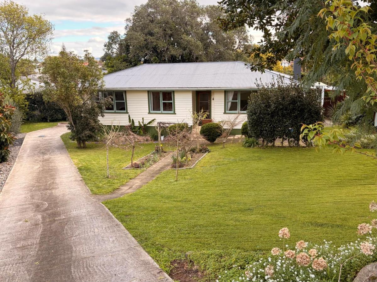 Gate Pa Holiday House - B&B Tauranga