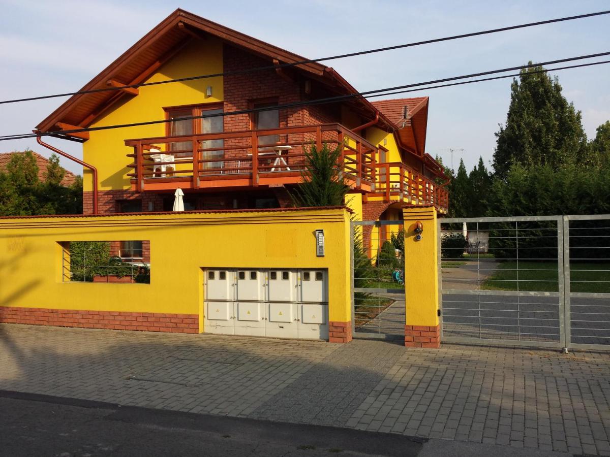 B&B Gyula - OKKER Apartman - Bed and Breakfast Gyula