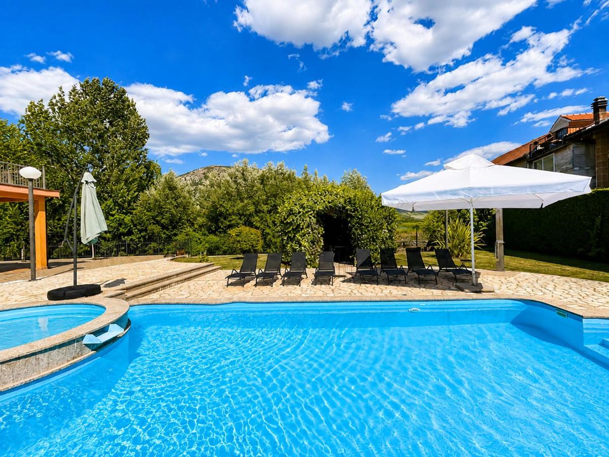 Holiday Home Nadalina - Chambres d'hôtes Vrgorac