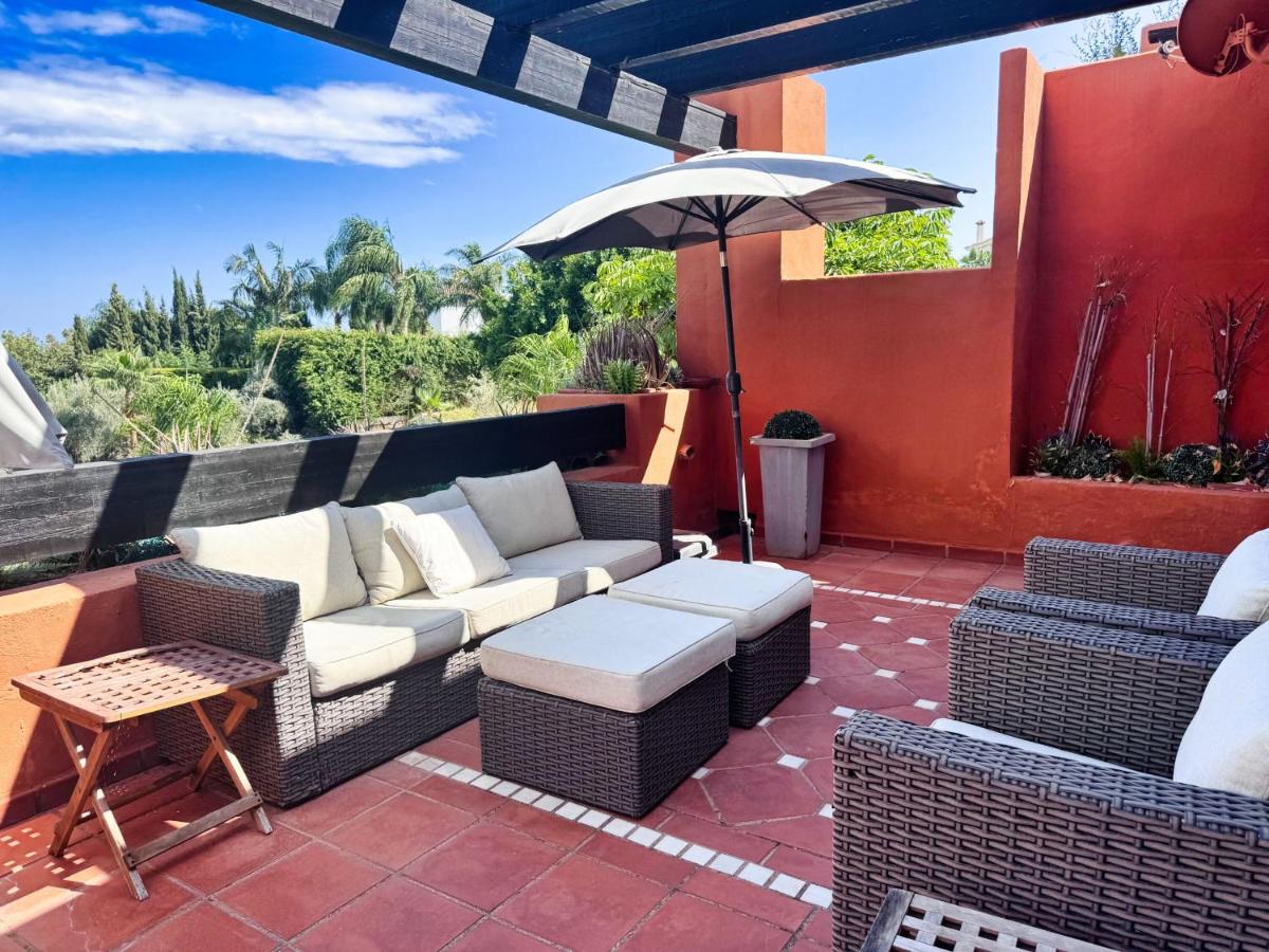 Luxury 3BR Apartment in Aloha Golf - Large Terrace & Pool - Ferienwohnung Marbella