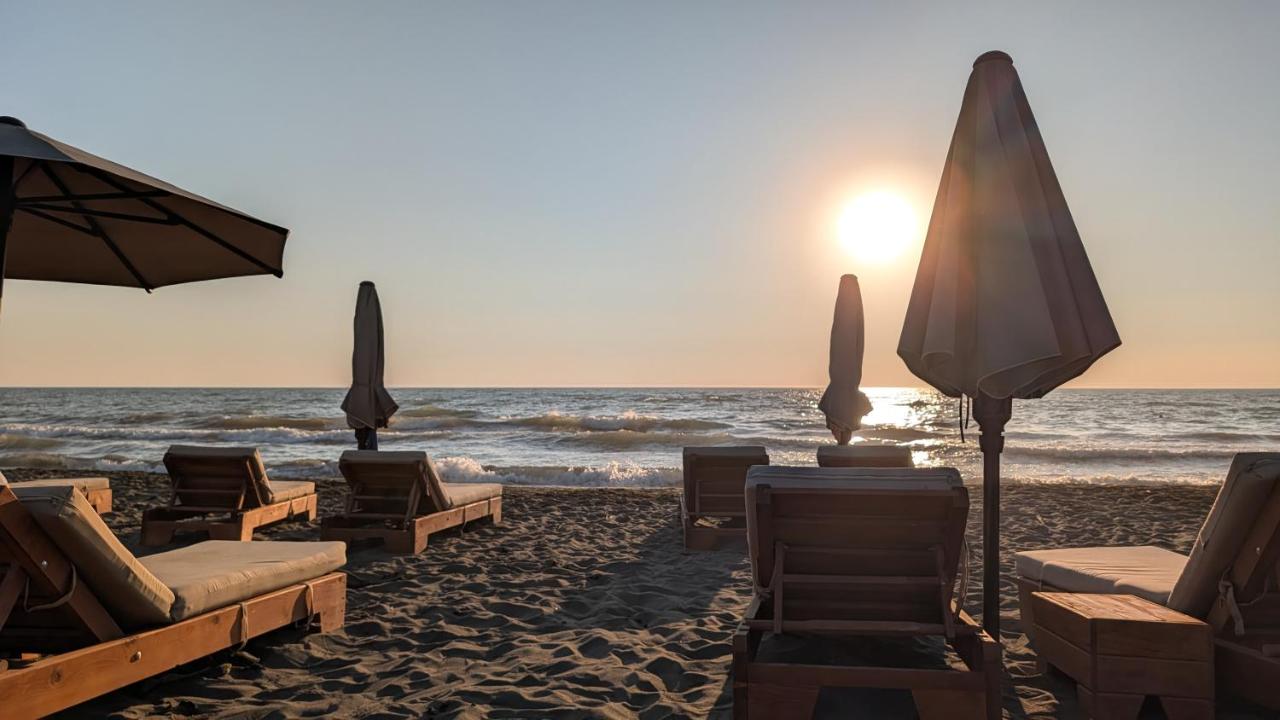 Anas Beach Escape with Pool and 250m to Sea - Ferienwohnung Tale