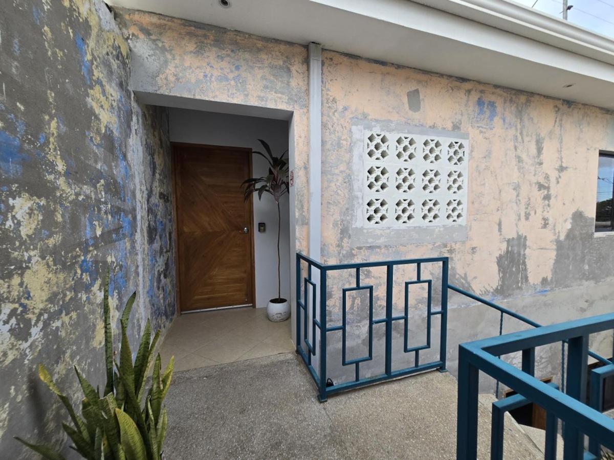 The Stone Elephant - A place to relax in town with Hot Water and a Pool - B&B San Juan del Sur